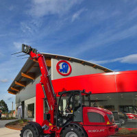 Exhibition of Weidemann machines at the Ausama facilities during the course