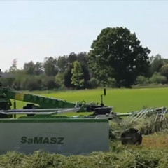 Single rotor rakes Z-410 from SaMASZ with KUBOTA